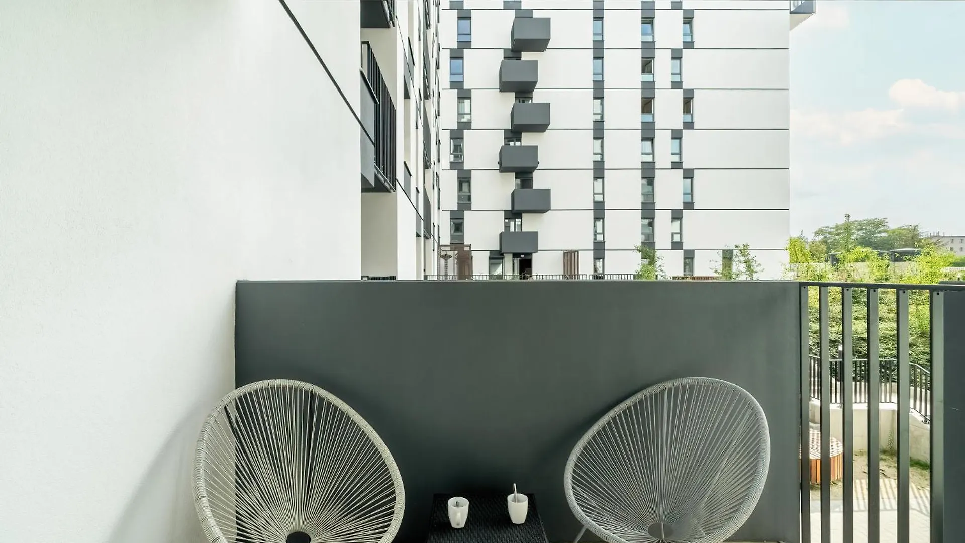 Cozy Studio With Parking In Poznan By Noclegi Renters Apartment